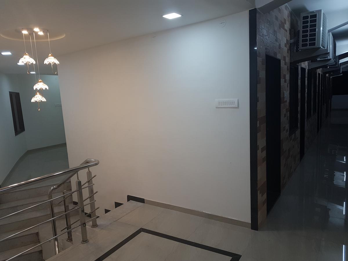 Nova Hotel Star Palace 拉杰果德 外观 照片