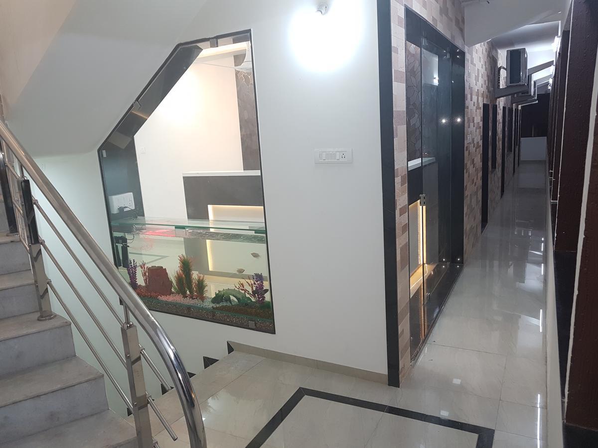 Nova Hotel Star Palace 拉杰果德 外观 照片